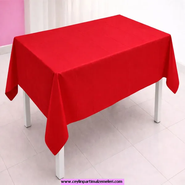 Kırmızı Masa Örtüsü